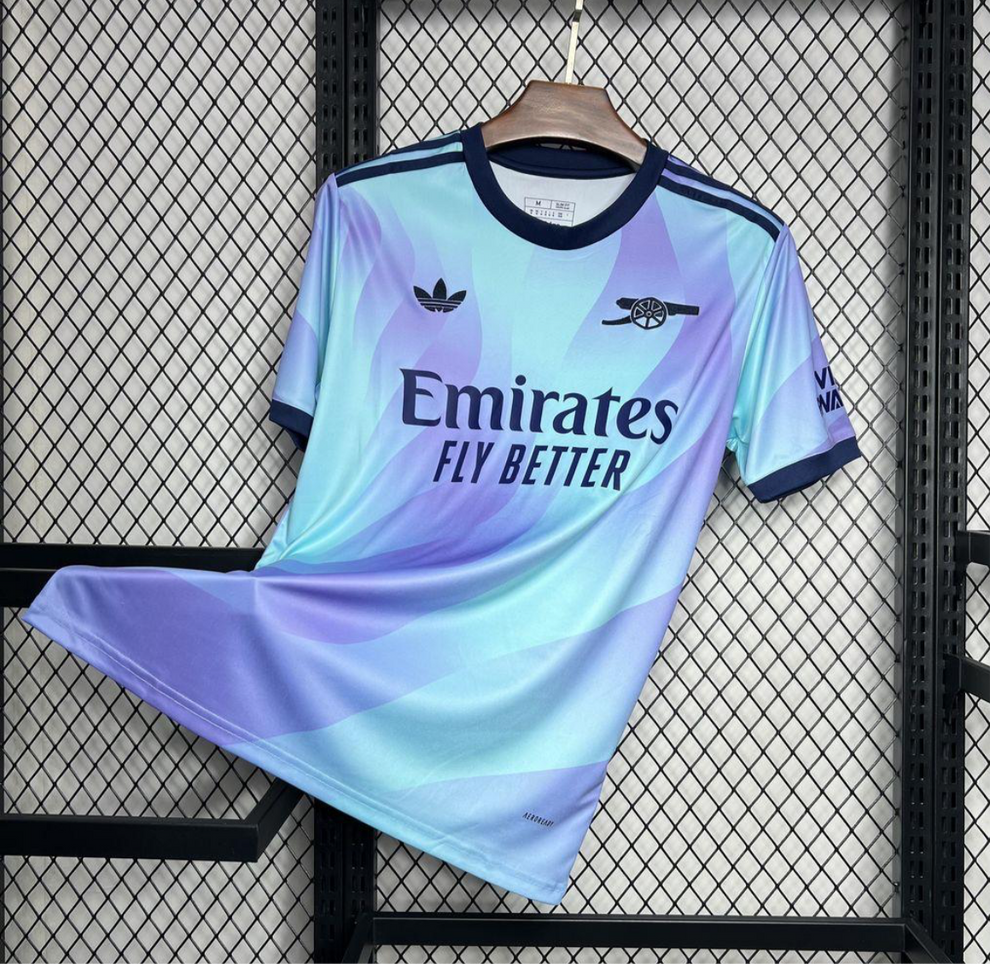 Tercera equipación del Arsenal 2024-2025