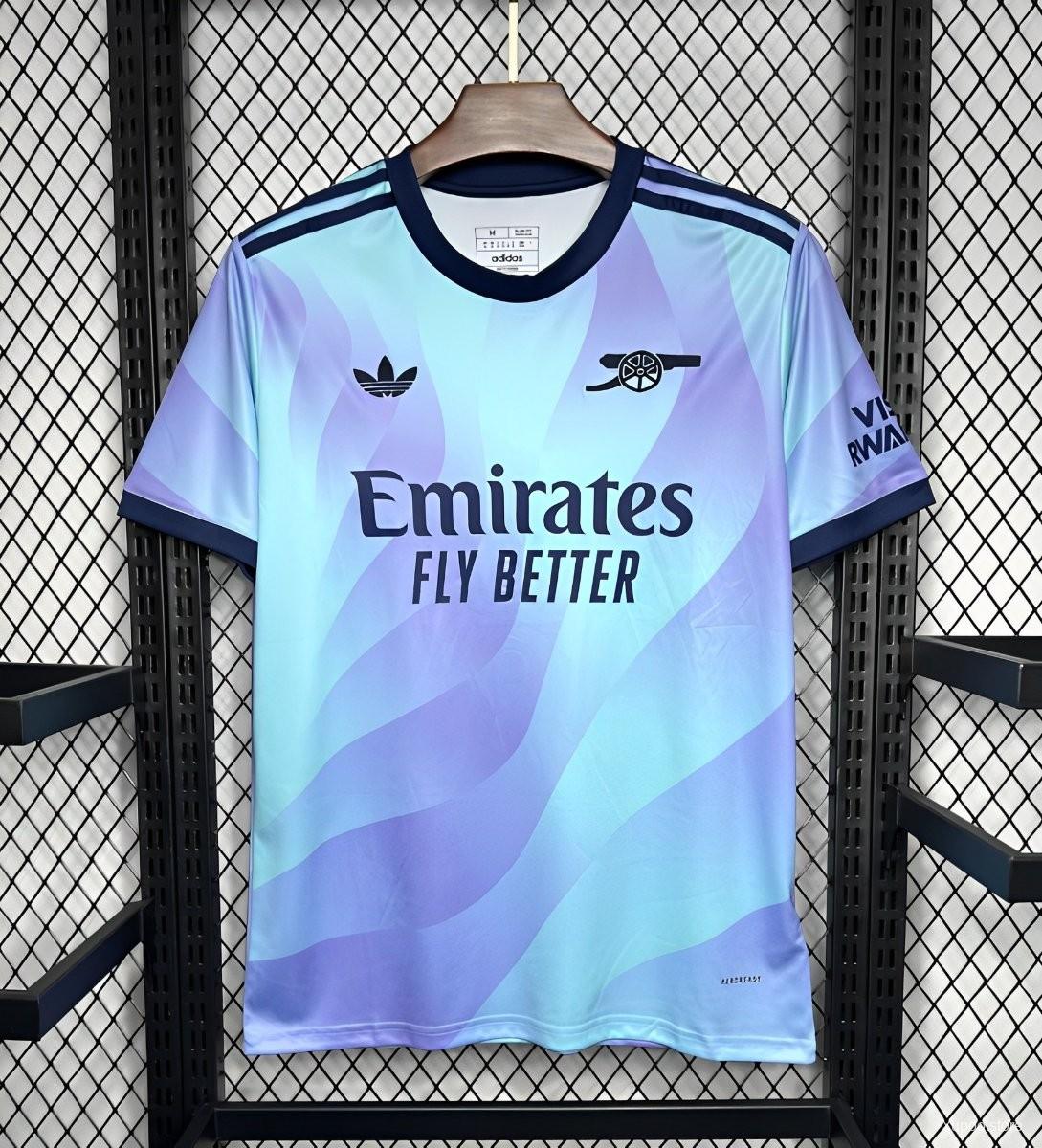 Tercera equipación del Arsenal 2024-2025