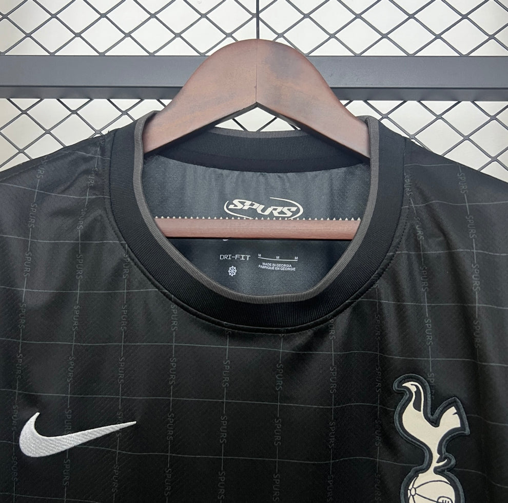 Tottenham extérieur 2025-2026