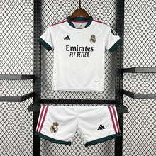 Ensemble short Real Madrid domicile 2026-2027