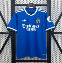 Tercera equipación del Real Madrid 2025-2026