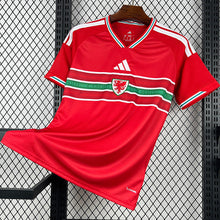 Conjunto Pantalón Corto Gales local 2026-2027