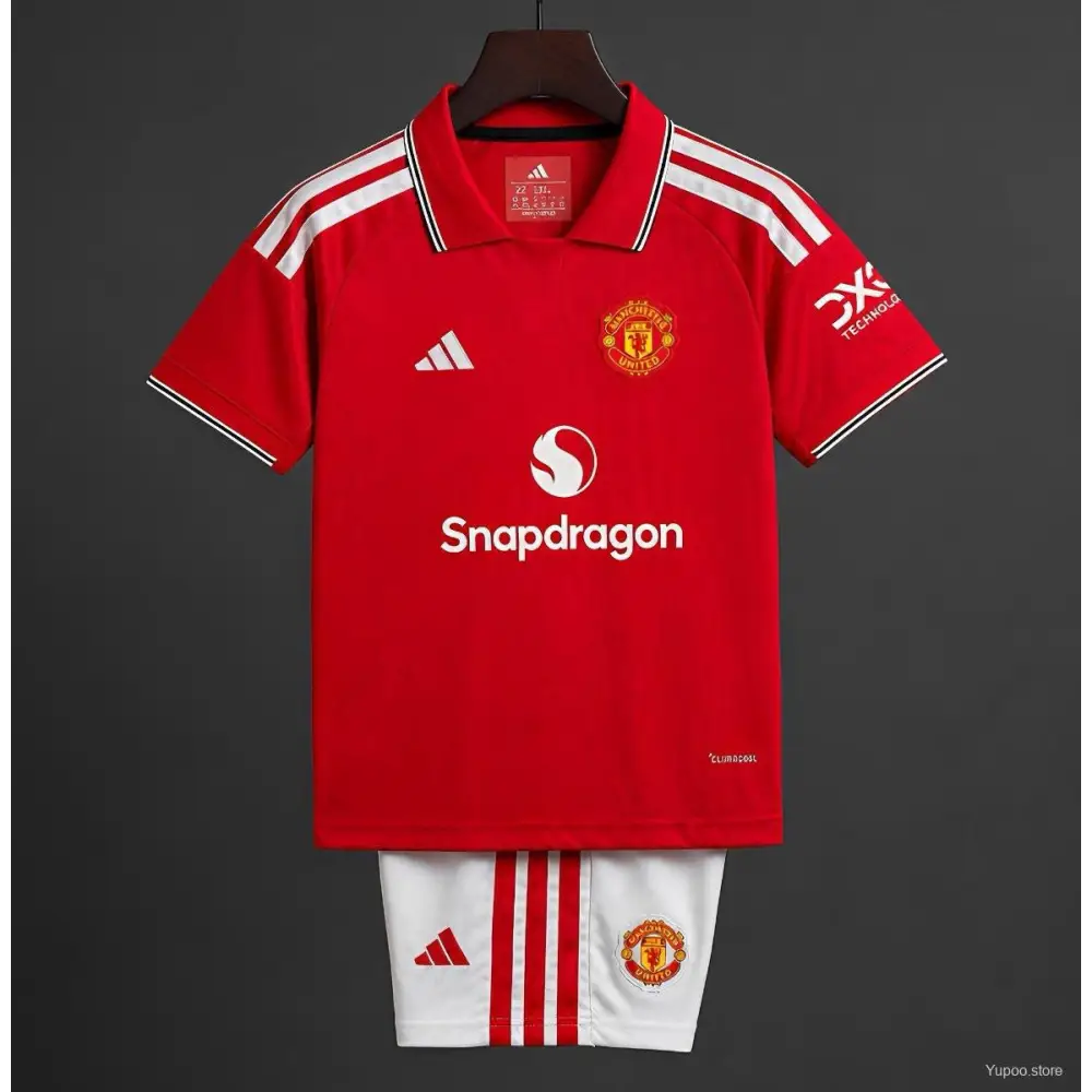 Ensemble short Manchester United domicile 2026-2027